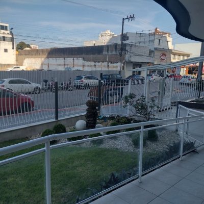 Cobertura com 348m², 4 quartos, 2 suítes, 4 garagens, no bairro Estreito em Florianópolis