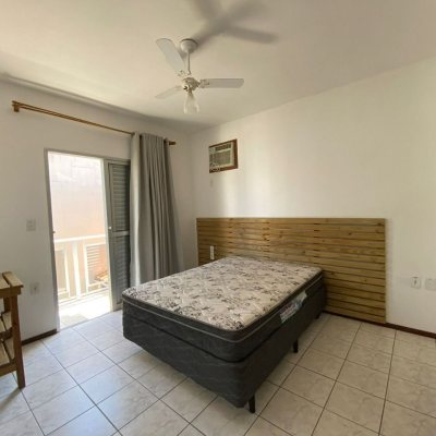 Casa Residencial/Comercial com 270m², 4 garagens, no bairro Ingleses do Rio Vermelho em Florianópolis