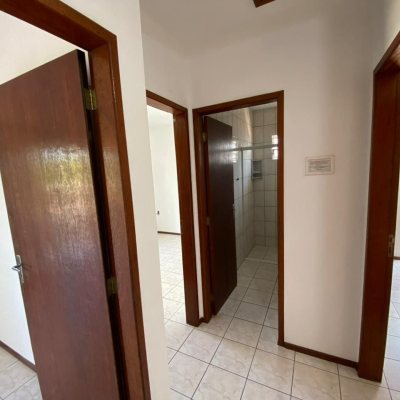 Casa Residencial/Comercial com 270m², 4 garagens, no bairro Ingleses do Rio Vermelho em Florianópolis