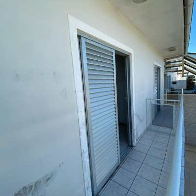 Casa Residencial/Comercial com 270m², 4 garagens, no bairro Ingleses do Rio Vermelho em Florianópolis