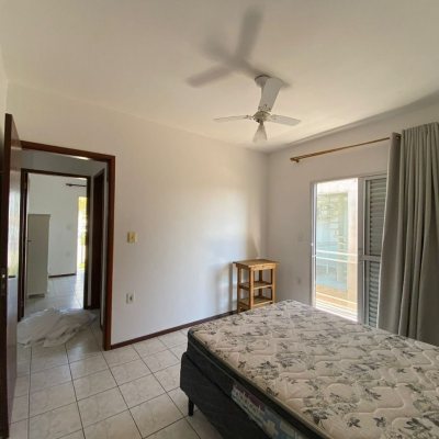 Casa Residencial/Comercial com 270m², 4 garagens, no bairro Ingleses do Rio Vermelho em Florianópolis