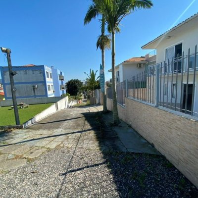 Casa Residencial/Comercial com 270m², 4 garagens, no bairro Ingleses do Rio Vermelho em Florianópolis