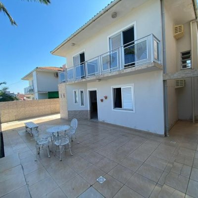 Casa Residencial/Comercial com 270m², 4 garagens, no bairro Ingleses do Rio Vermelho em Florianópolis