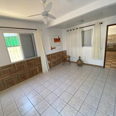 Casa Residencial/Comercial com 270m², 4 garagens, no bairro Ingleses do Rio Vermelho em Florianópolis