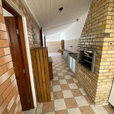 Casa Residencial/Comercial com 270m², 4 garagens, no bairro Ingleses do Rio Vermelho em Florianópolis