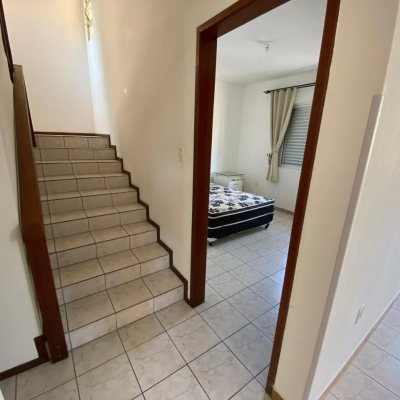 Casa Residencial/Comercial com 270m², 4 garagens, no bairro Ingleses do Rio Vermelho em Florianópolis