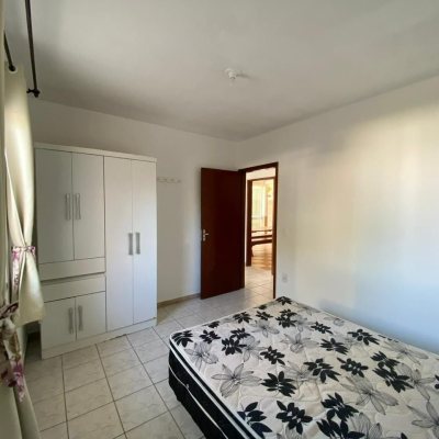 Casa Residencial/Comercial com 270m², 4 garagens, no bairro Ingleses do Rio Vermelho em Florianópolis