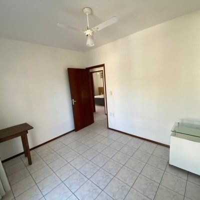 Casa Residencial/Comercial com 270m², 4 garagens, no bairro Ingleses do Rio Vermelho em Florianópolis