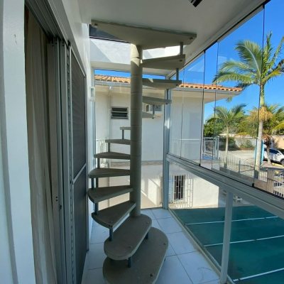 Casa Residencial/Comercial com 270m², 4 garagens, no bairro Ingleses do Rio Vermelho em Florianópolis