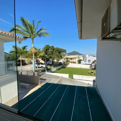 Casa Residencial/Comercial com 270m², 4 garagens, no bairro Ingleses do Rio Vermelho em Florianópolis