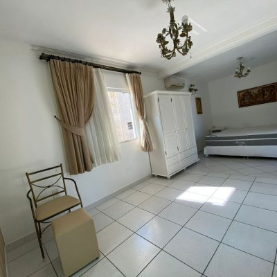 Casa Residencial/Comercial com 270m², 4 garagens, no bairro Ingleses do Rio Vermelho em Florianópolis