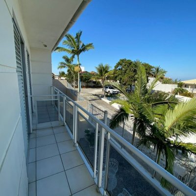 Casa Residencial/Comercial com 270m², 4 garagens, no bairro Ingleses do Rio Vermelho em Florianópolis