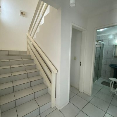 Casa Residencial/Comercial com 270m², 4 garagens, no bairro Ingleses do Rio Vermelho em Florianópolis