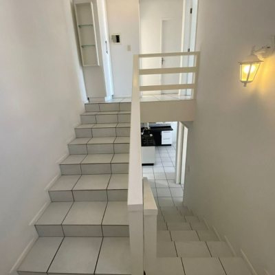 Casa Residencial/Comercial com 270m², 4 garagens, no bairro Ingleses do Rio Vermelho em Florianópolis