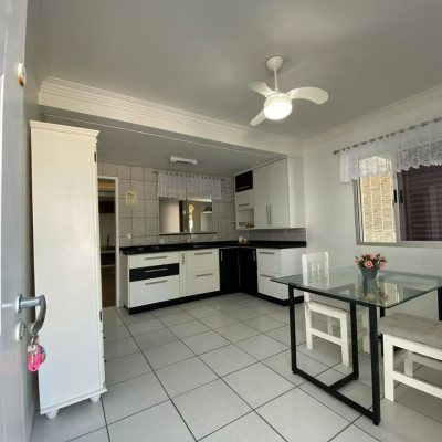 Casa Residencial/Comercial com 270m², 4 garagens, no bairro Ingleses do Rio Vermelho em Florianópolis