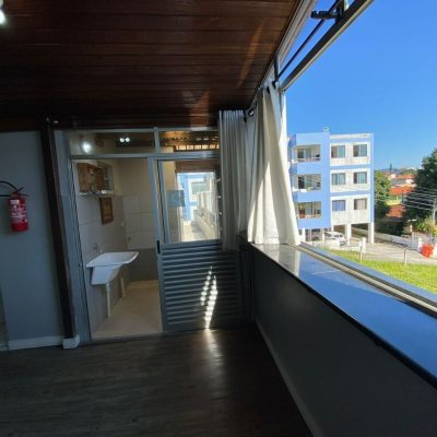 Casa Residencial/Comercial com 270m², 4 garagens, no bairro Ingleses do Rio Vermelho em Florianópolis