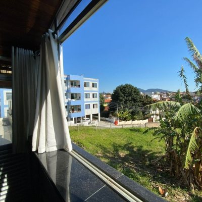 Casa Residencial/Comercial com 270m², 4 garagens, no bairro Ingleses do Rio Vermelho em Florianópolis