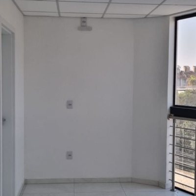 Sala com 42m², 1 garagem, no bairro Ingleses do Rio Vermelho em Florianópolis