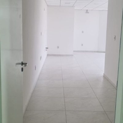 Sala com 42m², 1 garagem, no bairro Ingleses do Rio Vermelho em Florianópolis