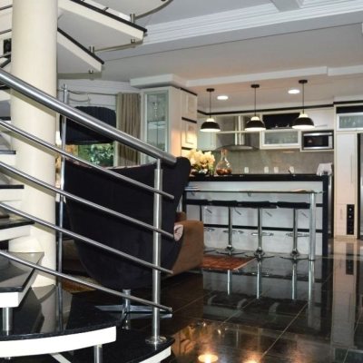 Casa em Condomínio com 400m², 3 quartos, 1 suíte, 2 garagens, no bairro Bosque Das Mansões em São José