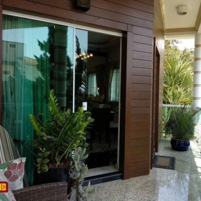 Casa em Condomínio com 400m², 3 quartos, 1 suíte, 2 garagens, no bairro Bosque Das Mansões em São José