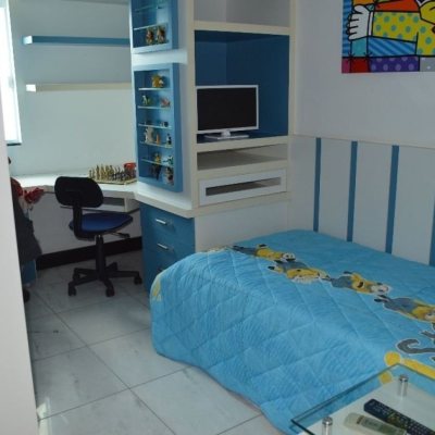 Casa em Condomínio com 400m², 3 quartos, 1 suíte, 2 garagens, no bairro Bosque Das Mansões em São José