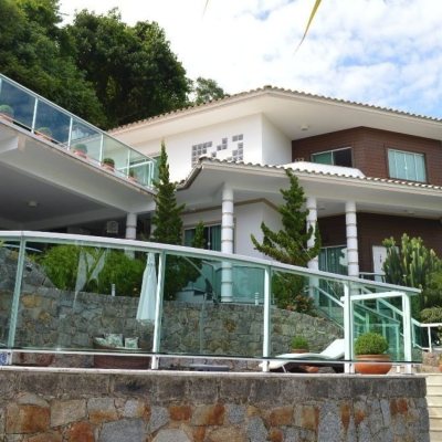 Casa em Condomínio com 400m², 3 quartos, 1 suíte, 2 garagens, no bairro Bosque Das Mansões em São José