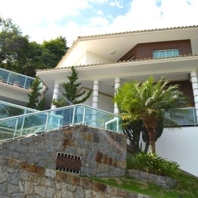 Casa em Condomínio com 400m², 3 quartos, 1 suíte, 2 garagens, no bairro Bosque Das Mansões em São José