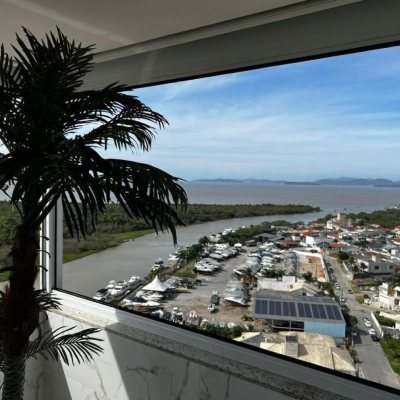 Cobertura com 240m², 3 quartos, 3 suítes, 3 garagens, no bairro Centro em Biguaçu