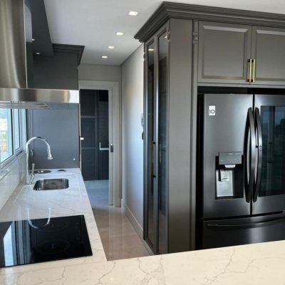 Cobertura com 240m², 3 quartos, 3 suítes, 3 garagens, no bairro Centro em Biguaçu