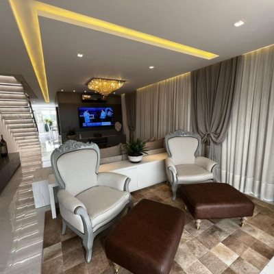 Cobertura com 240m², 3 quartos, 3 suítes, 3 garagens, no bairro Centro em Biguaçu