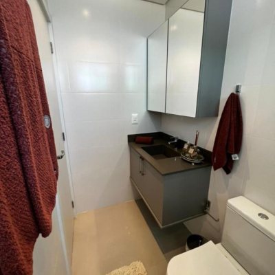 Cobertura com 240m², 3 quartos, 3 suítes, 3 garagens, no bairro Centro em Biguaçu