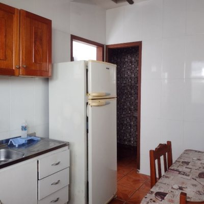 Casa Residencial com 133m², 5 quartos, 2 suítes, 3 garagens, no bairro Ingleses do Rio Vermelho em Florianópolis