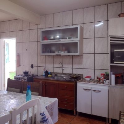 Casa Residencial com 133m², 5 quartos, 2 suítes, 3 garagens, no bairro Ingleses do Rio Vermelho em Florianópolis