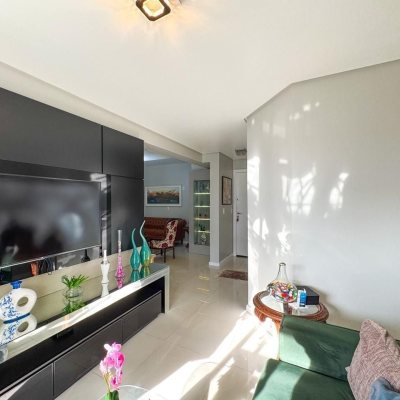 Cobertura com 156m², 4 quartos, 3 suítes, 2 garagens, no bairro Ingleses em Florianópolis