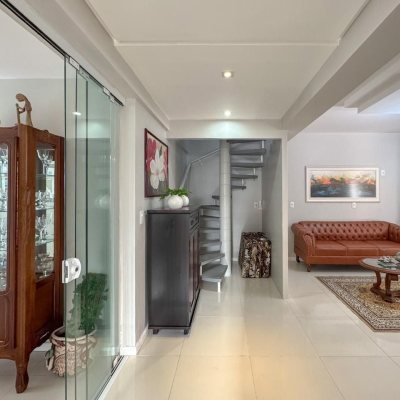 Cobertura com 156m², 4 quartos, 3 suítes, 2 garagens, no bairro Ingleses em Florianópolis