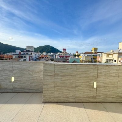 Cobertura com 156m², 4 quartos, 3 suítes, 2 garagens, no bairro Ingleses em Florianópolis
