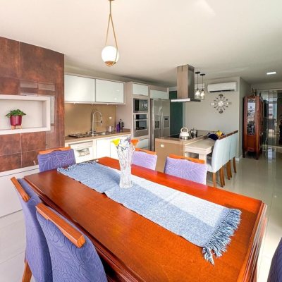 Cobertura com 156m², 4 quartos, 3 suítes, 2 garagens, no bairro Ingleses em Florianópolis