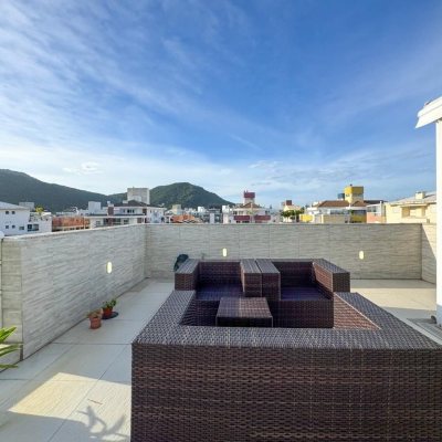 Cobertura com 156m², 4 quartos, 3 suítes, 2 garagens, no bairro Ingleses em Florianópolis