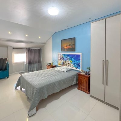 Cobertura com 156m², 4 quartos, 3 suítes, 2 garagens, no bairro Ingleses em Florianópolis