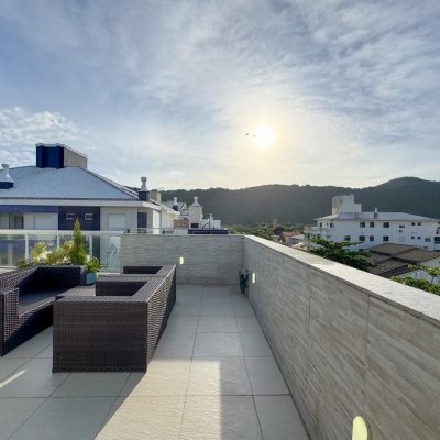 Cobertura com 156m², 4 quartos, 3 suítes, 2 garagens, no bairro Ingleses em Florianópolis