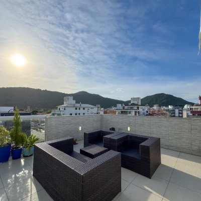 Cobertura com 156m², 4 quartos, 3 suítes, 2 garagens, no bairro Ingleses em Florianópolis