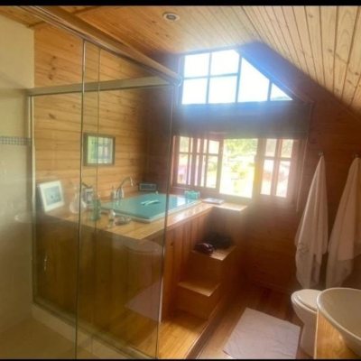 Casa Residencial com 250m², 4 quartos, 1 suíte, 2 garagens, no bairro Centro em Urubici