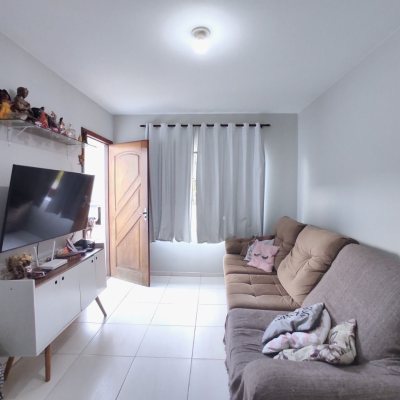 Casa Residencial com 70m², 2 quartos, 2 garagens, no bairro Potecas em São José
