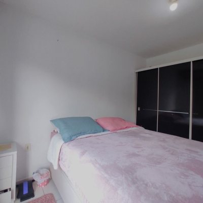 Casa Residencial com 70m², 2 quartos, 2 garagens, no bairro Potecas em São José
