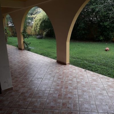 Casa Residencial com 430m², 4 quartos, 1 suíte, 4 garagens, no bairro Lagoa Da Conceição em Florianópolis