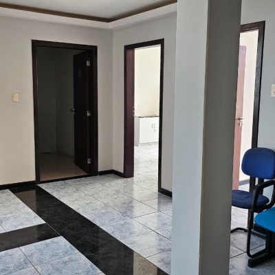 Apartamentos com 102m², 3 quartos, no bairro Centro em Florianópolis