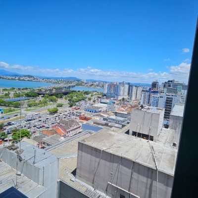 Apartamentos com 102m², 3 quartos, no bairro Centro em Florianópolis