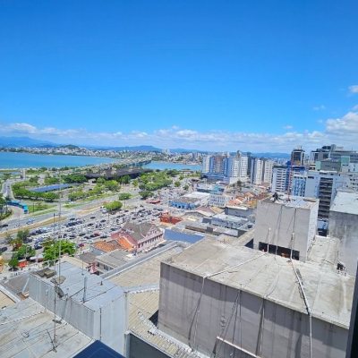 Apartamentos com 102m², 3 quartos, no bairro Centro em Florianópolis