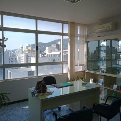 Apartamentos com 102m², 3 quartos, no bairro Centro em Florianópolis